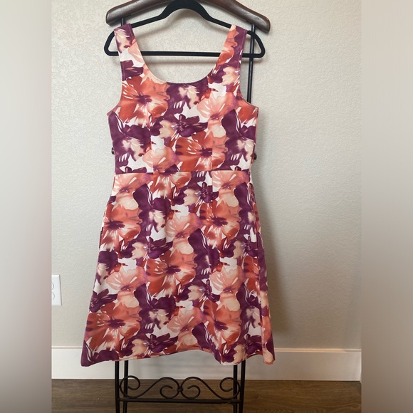 Floral Loft Dress - Picture 2 of 3